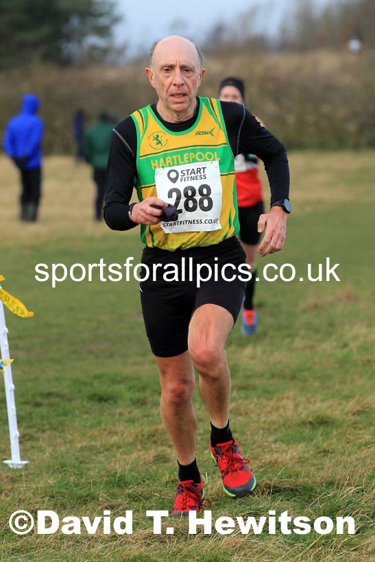 Womens and mens 35 to 65 plus, 2022 NEMAA Open Cross Country Champs., Wallsend, Tyne and Wear. Photo: David T. Hewitson/Sports for All Pics